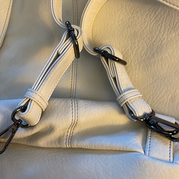 Backpack - Picture 5 of 9